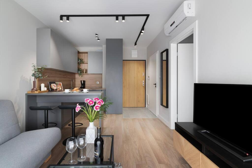 Easy Rent Apartments - Wettera II Люблин Екстериор снимка